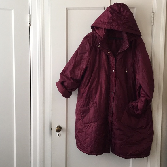 SOLD - Vintage Oversized Puffer - Picture 3 of 8